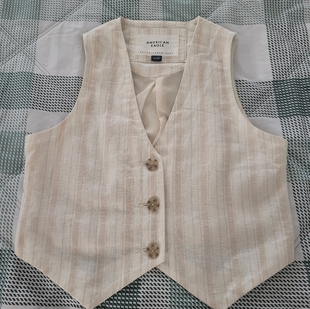 American Eagle Beige Striped Button-Up Vest